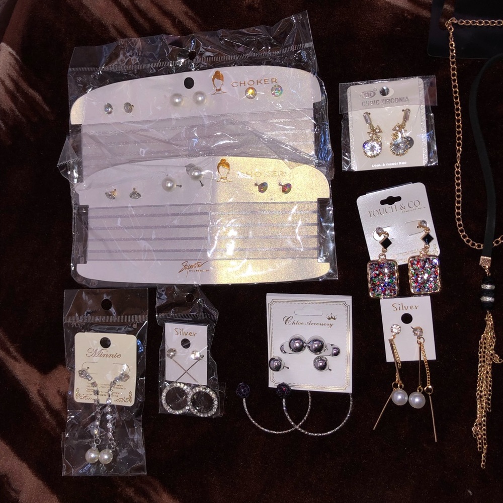 FREE GIFTS W/PURCHASE!